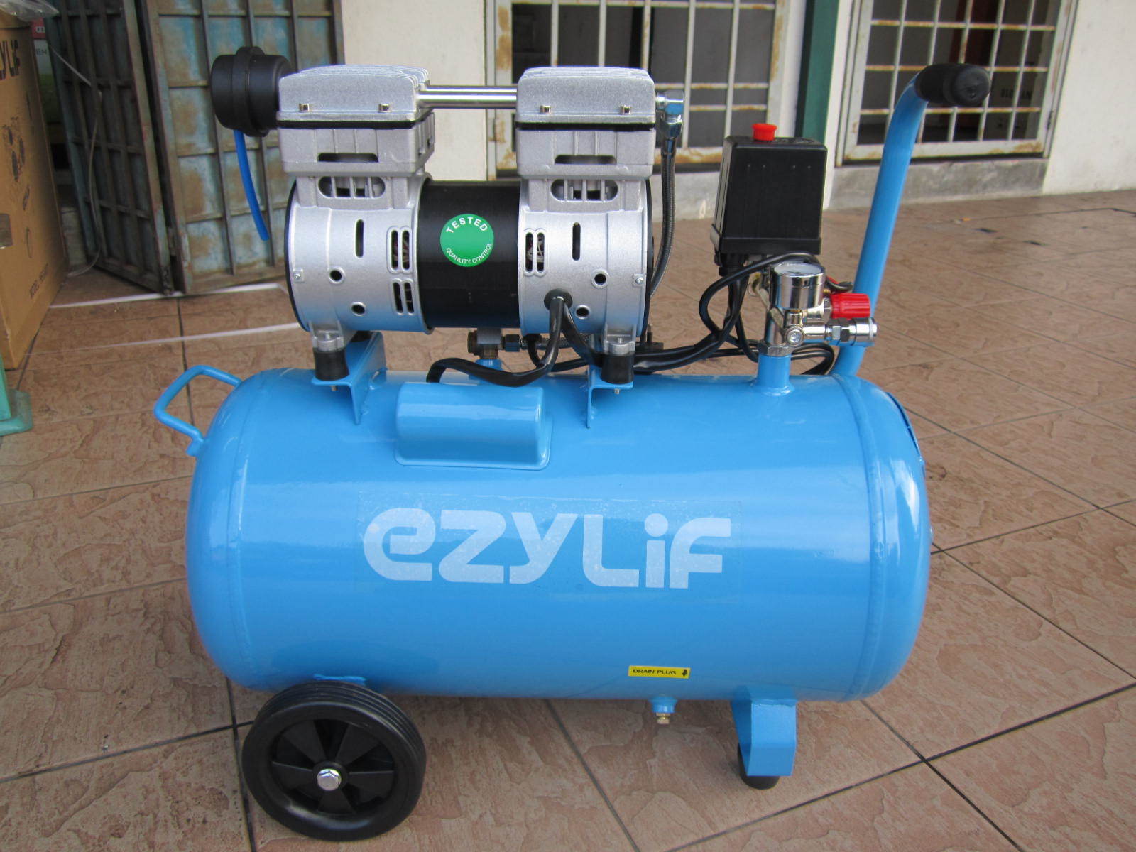 EzyLif HEF50T 750W 50L Quiet and Oil-Less Air Compressor